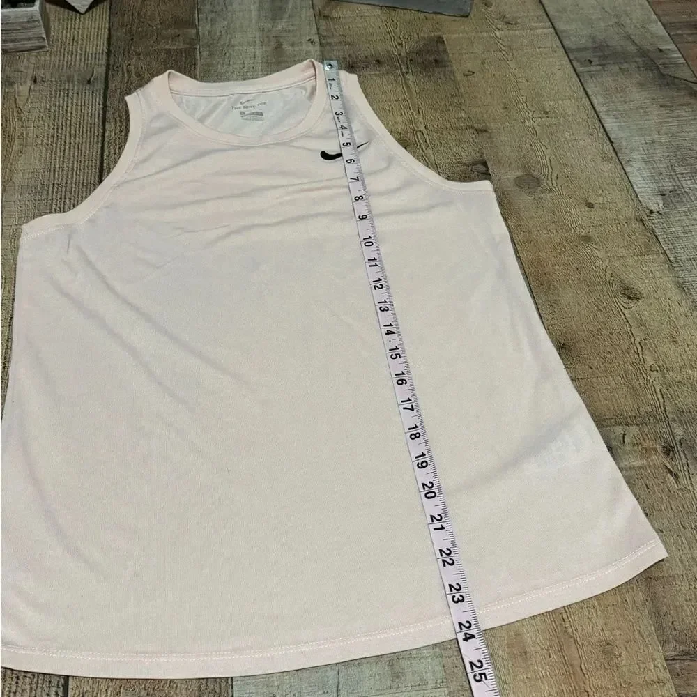 Nike Women's Dri-fit Training Tank Top peach/pink Size Small